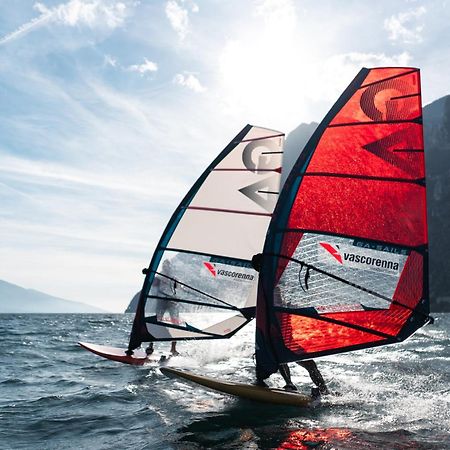 Appartamenti Vasco Renna Surf Center Torbole Sul Garda Exteriér fotografie